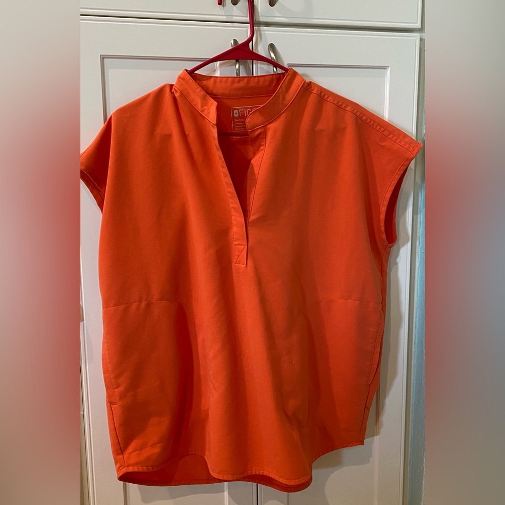 FIGS EUC SET MED TOP AND LARGE BOTTOM AS SHOWN ORANGE